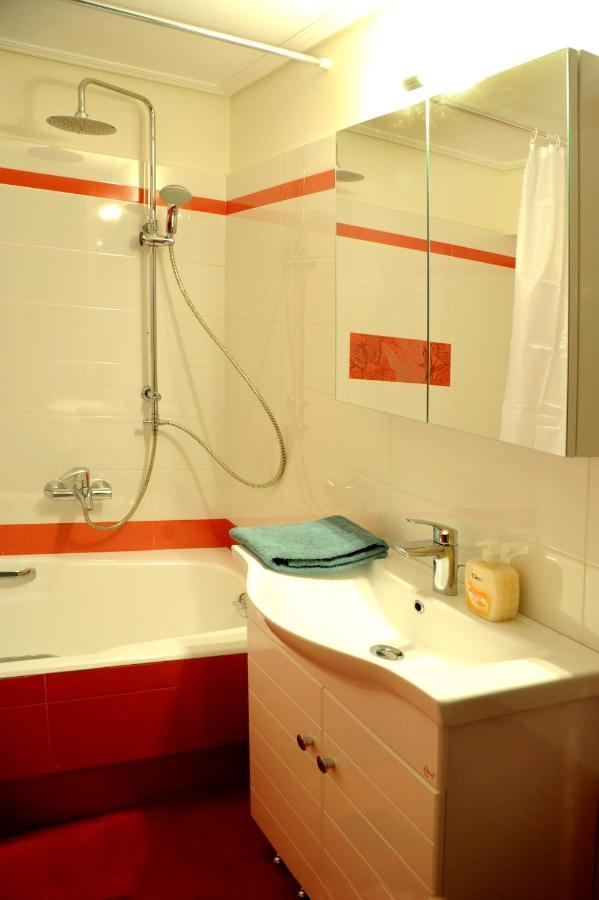 Olive And Orange Apartment Mystras Exterior photo