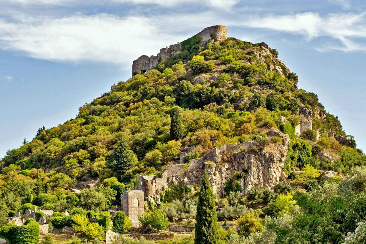 Olive And Orange Apartment Mystras Exterior photo